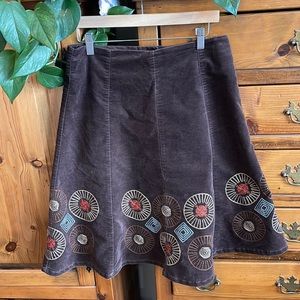 🌸Point Zero brown embroidered skirt, velour like feel.